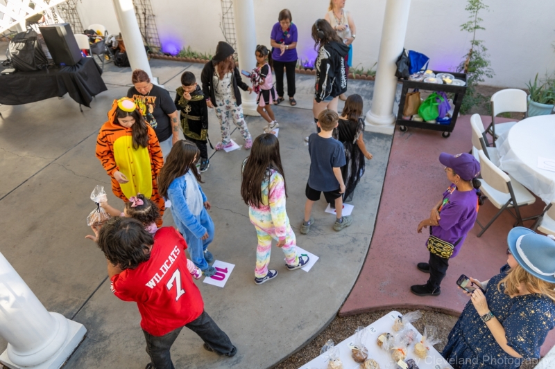 2024-10-26-Candlelighters-Halloween-Party-091