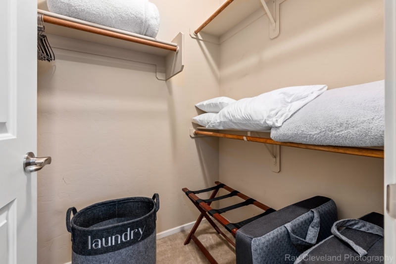 8763-E-Perry-Park-Cir-033