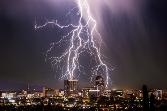 2023-07-28 TL 6D 200mm Downtown Skyline Storm-435