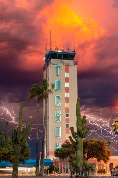 20220624-monsoon-tucson-airport-6D-123-Edit-Edit